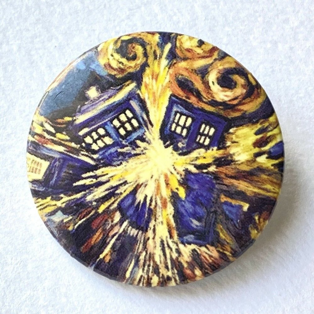 2009 BBC Doctor Dr Who Exploding Tardis Button Pinback 1.25” Pin